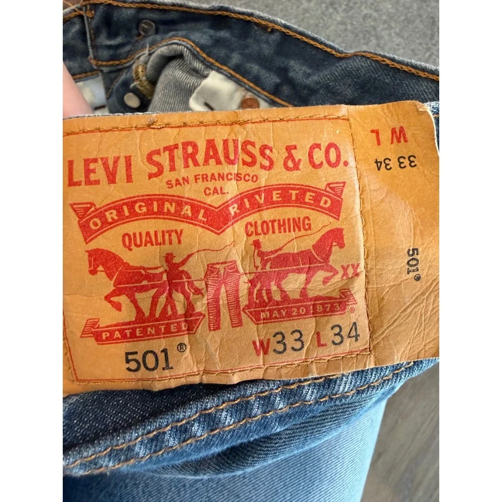 Levis 501 Original Fit Jeans Mens W33 L34 Medium Wash Blue Button Fly 00501-0000